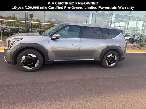 Certified 2024 Kia EV9 Light Long Range RWD image 4