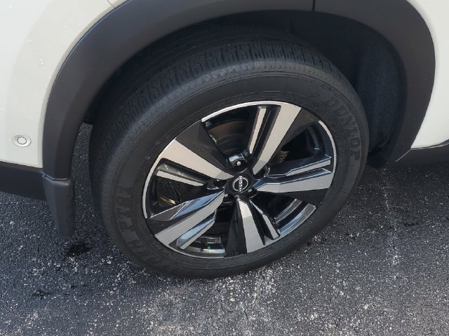 Used 2023 Nissan Rogue Platinum w/ Platinum Premium Package FWD image 5