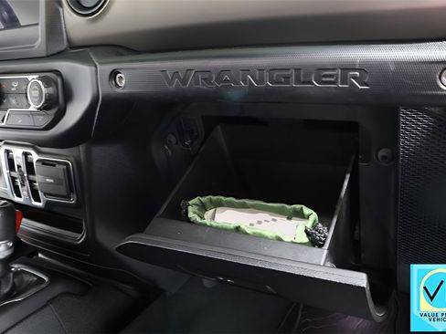 Used 2020 Jeep Wrangler Unlimited Sport S image 31