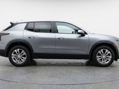 Used 2025 Chevrolet Equinox LT image 11