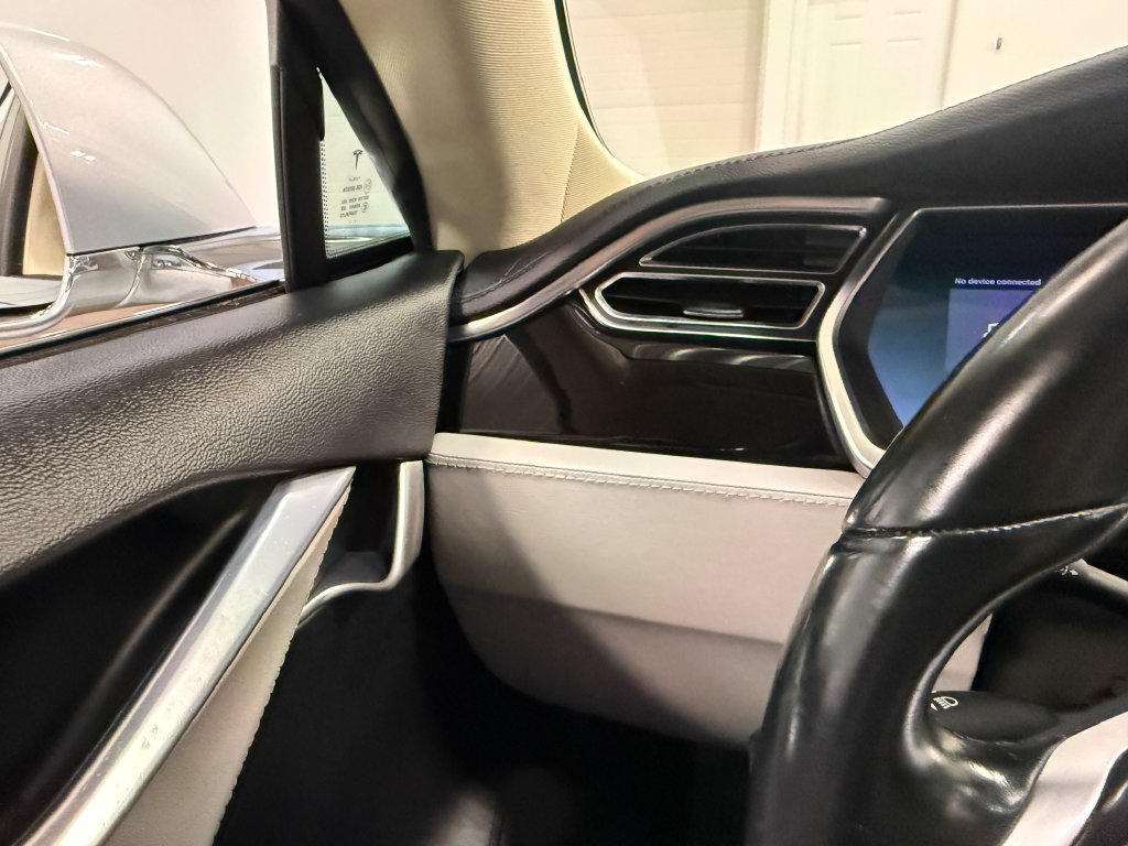 Used 2013 Tesla Model S Performance RWD image 64