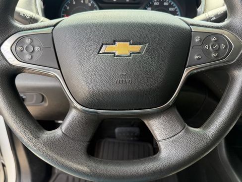 Used 2019 Chevrolet Traverse LS FWD image 18