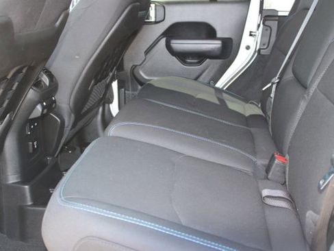 Used 2022 Jeep Wrangler Unlimited Rubicon 4xe AWD/4WD image 46