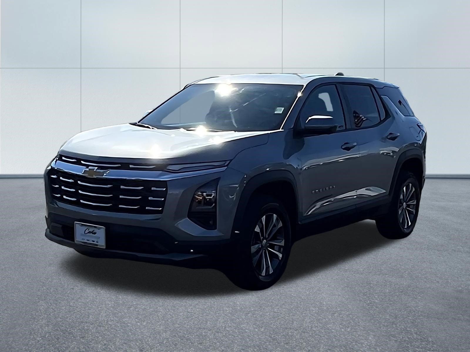 Used 2026 Chevrolet Equinox LT w/ Safety and Technology Package AWD/4WD image 3