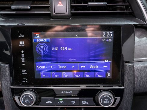 Used 2018 Honda Civic EX image 16