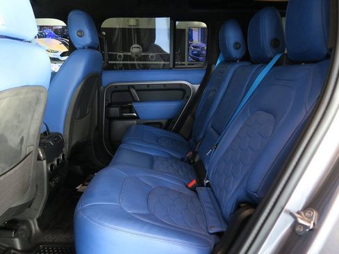 Used 2024 Land Rover Defender 110 X-Dynamic SE image 36