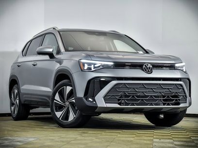 New 2025 Volkswagen Taos SE
