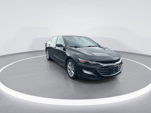 Used 2022 Chevrolet Malibu LT image 2