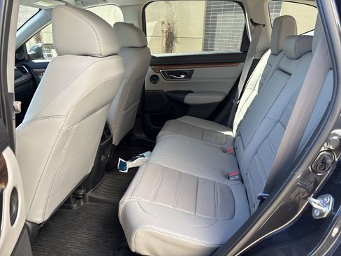 Used 2018 Honda CR-V Touring image 31