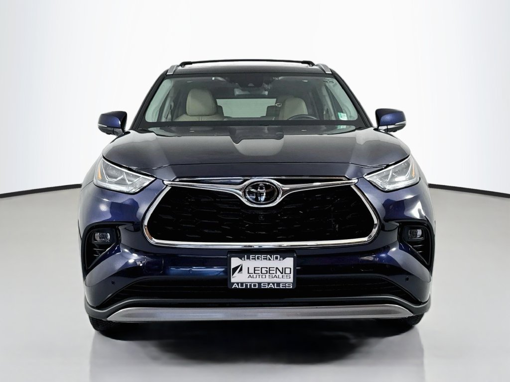 Used 2024 Toyota Highlander Platinum AWD/4WD image 3