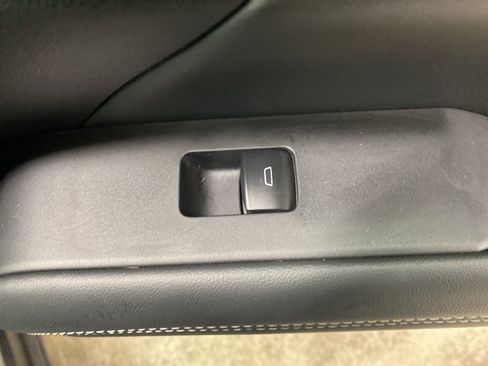 Used 2025 GMC Terrain Elevation image 17