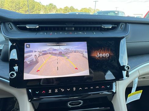 New 2026 Jeep Grand Cherokee Limited w/ Limited Altitude Package image 28