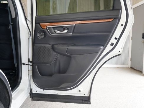 Used 2018 Honda CR-V Touring image 37