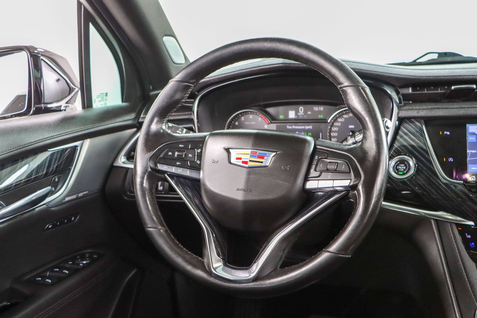 Used 2024 Cadillac XT6 Premium Luxury AWD/4WD image 12
