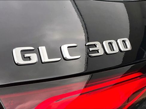 Used 2025 Mercedes-Benz GLC 300 image 10