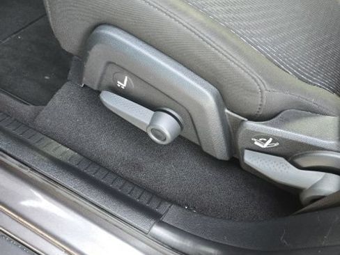 Used 2018 Dodge Journey SE w/ Popular Equipment Group FWD image 19