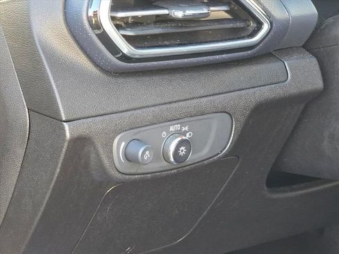 Certified 2023 Chevrolet Bolt EUV Premier FWD image 33