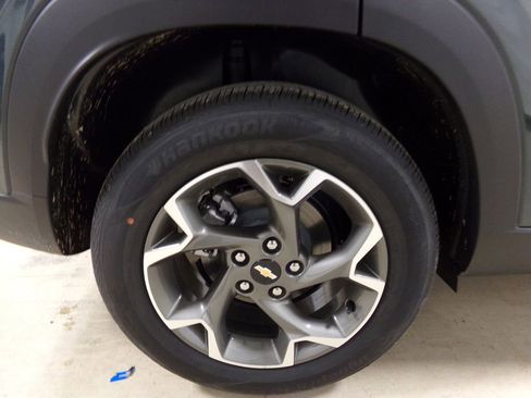 New 2025 Chevrolet Trax LT w/ Driver Confidence Package image 31