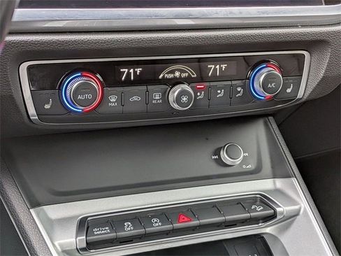 Used 2021 Audi Q3 2.0T Premium image 21