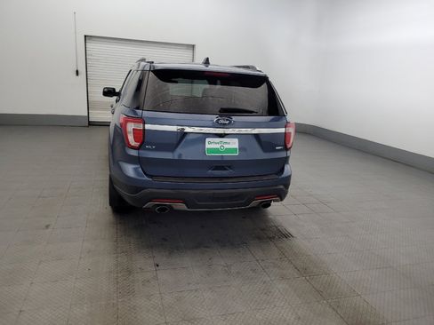Used 2018 Ford Explorer XLT AWD/4WD image 6