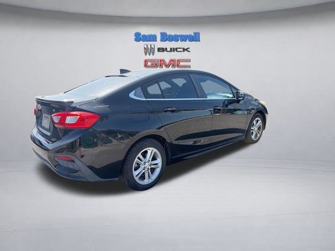 Used 2017 Chevrolet Cruze LT w/ Convenience Package FWD image 9