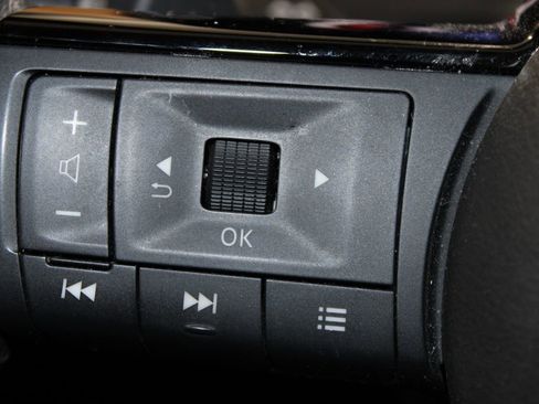 Used 2023 Nissan Rogue Platinum w/ Platinum Premium Package image 22