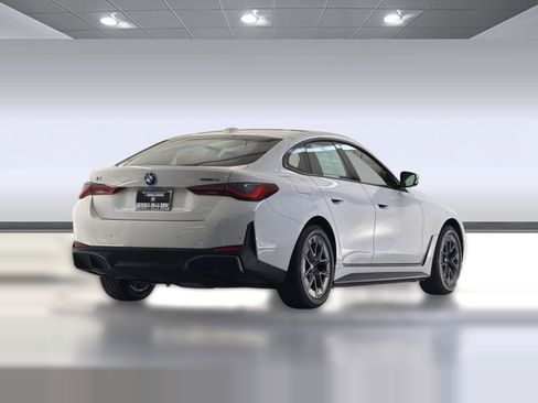 Used 2023 BMW i4 eDrive35 w/ Premium Package RWD image 8