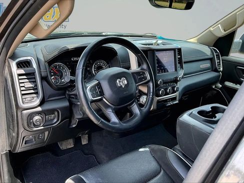 Used 2019 RAM 1500 Laramie AWD/4WD image 18