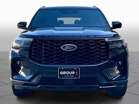 Used 2025 Ford Explorer ST-Line image 3