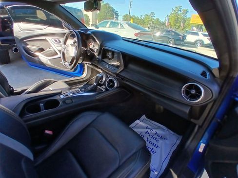 Used 2018 Chevrolet Camaro SS image 19