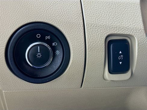 Used 2016 Ford Taurus SEL w/ Equipment Group 201A image 14