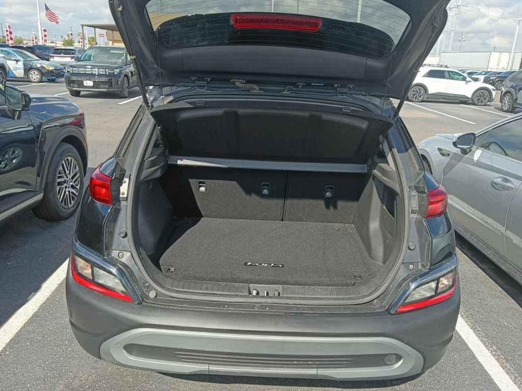 Used 2023 Hyundai Kona SEL w/ Convenience Package FWD image 6
