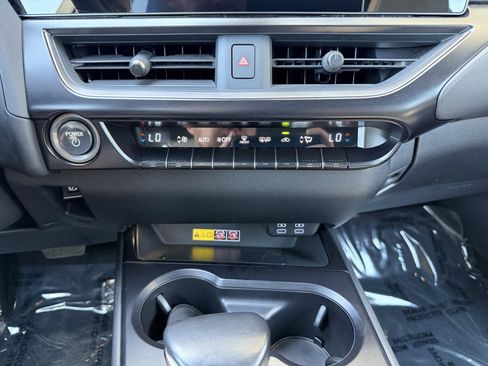 Used 2024 Lexus UX 250h FWD image 20