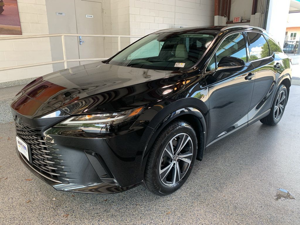 Used 2023 Lexus RX 350 Premium w/ Accessory Package (Z1) AWD/4WD image 4