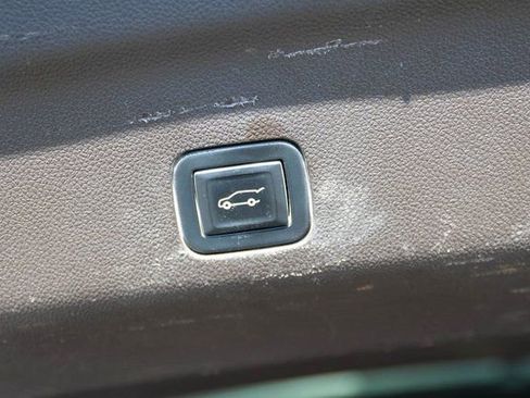 Used 2021 Chevrolet Tahoe Z71 w/ Luxury Package image 10