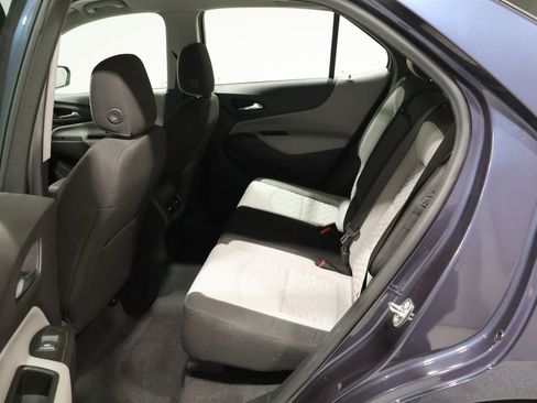 Used 2018 Chevrolet Equinox LS FWD image 18