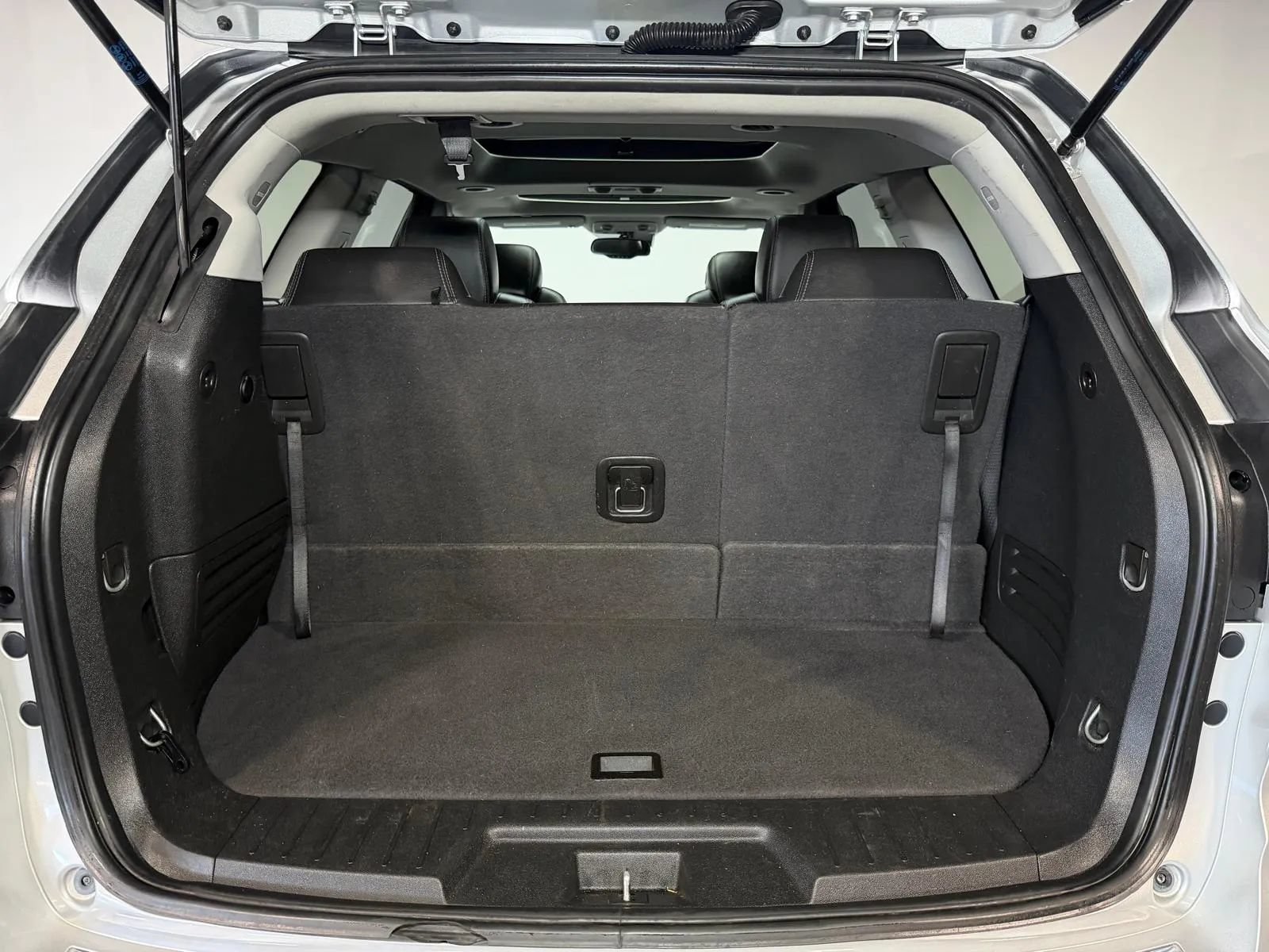 Used 2017 Chevrolet Traverse Premier FWD image 14