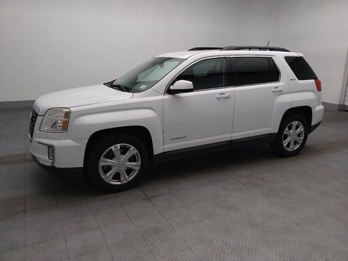 Used 2017 GMC Terrain SLE w/ Driver Alert Package I FWD image 2