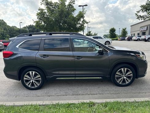 Used 2022 Subaru Ascent Limited w/ Technology Package AWD/4WD image 4