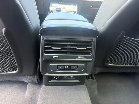 Used 2023 Audi Q7 3.0T Premium AWD/4WD image 18