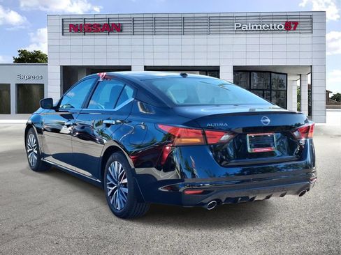 Used 2025 Nissan Altima 2.5 SV w/ SV Premium Package FWD image 4