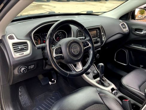 Used 2017 Jeep Compass Latitude image 17