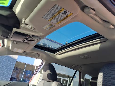 Certified 2025 Subaru Outback Premium image 9