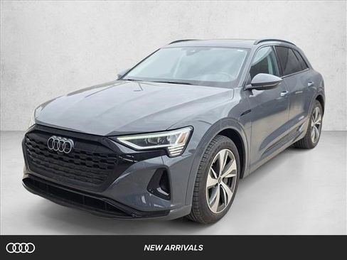 Used 2024 Audi Q8 e-tron Premium image 1