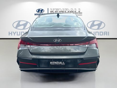 Used 2024 Hyundai Elantra SEL w/ Convenience Package FWD image 5