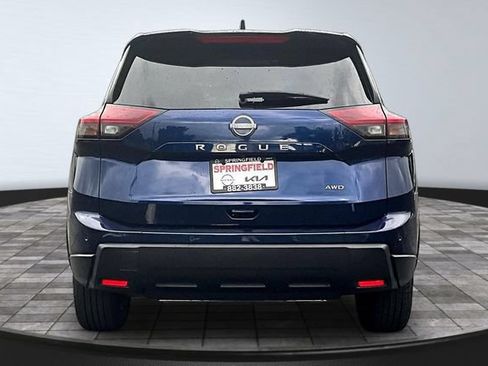 Used 2025 Nissan Rogue SV AWD/4WD image 5