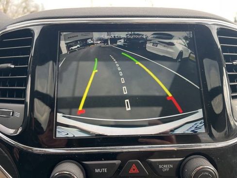 Used 2019 Jeep Grand Cherokee Limited w/ Luxury Group II image 16