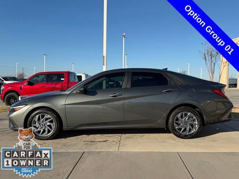 Used 2024 Hyundai Elantra SEL image 9