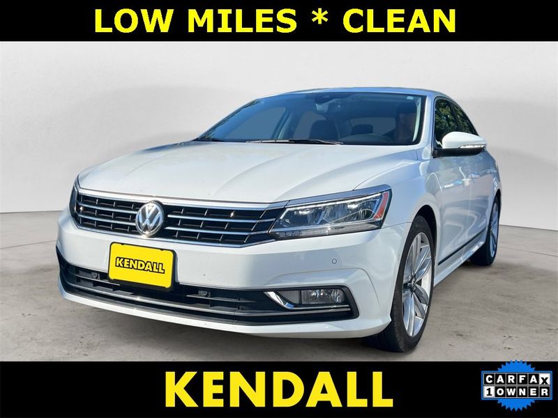 Used 2017 Volkswagen Passat 1.8T SEL Premium image 1