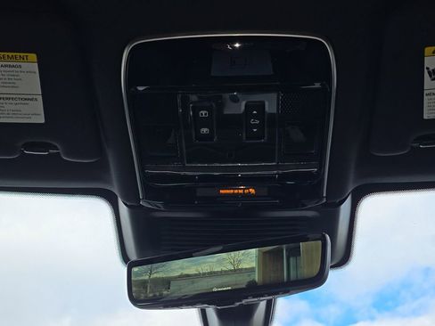 New 2026 Land Rover Range Rover Long Wheelbase SE AWD/4WD image 23
